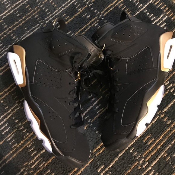 Black and gold 6s - Picture 1 of 4
